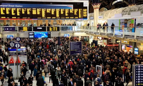 英火车票价升幅5年最高 周二起实施 平均增3.4% 误点取消频服务无改善
