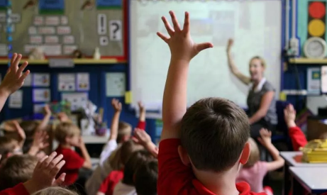 西伦敦小学为节流 每周上学减少半天 其他学校或仿效